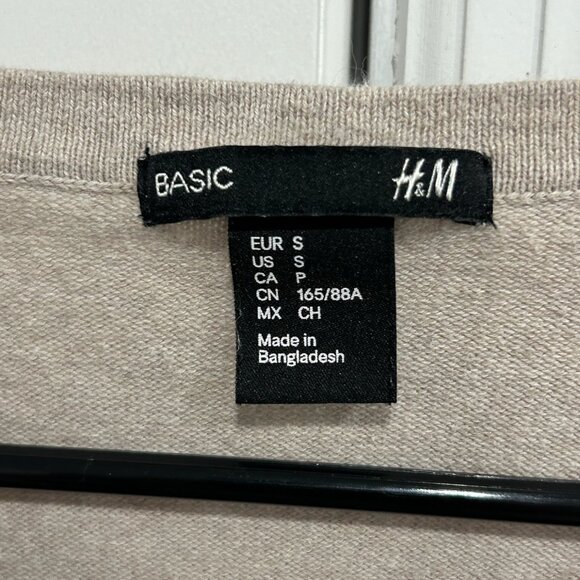 H&M Basic Beige Button-Up Long Sleeve Cardigan Sweater Sz Small Classic Layering - Picture 5 of 9